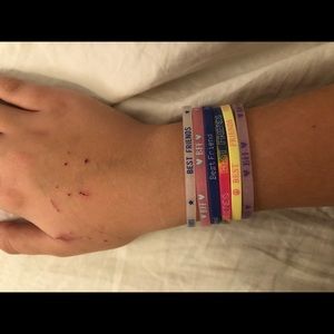 6 pack different color friendship bracelets!